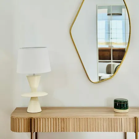 Canaryislandshost I White Villa