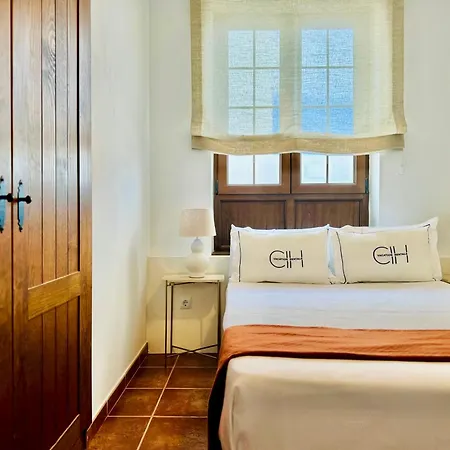 Canaryislandshost I White Villa