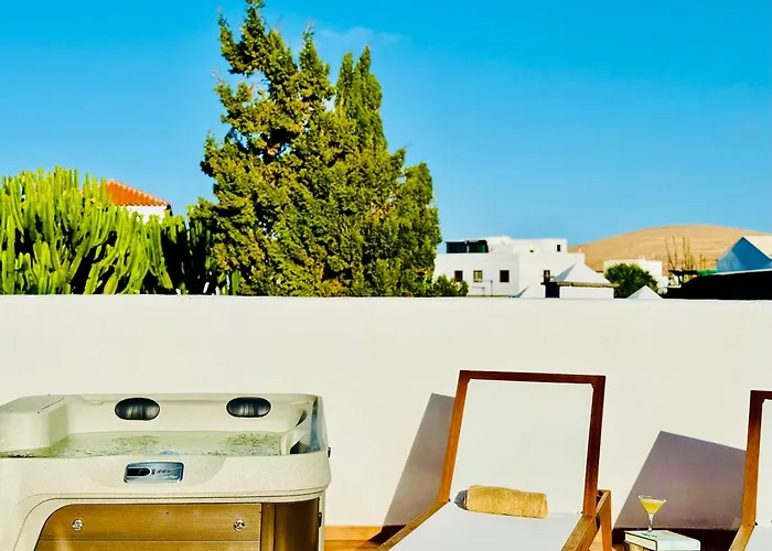 Вилла Canaryislandshost I White