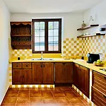 Canaryislandshost I White *