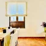 Canaryislandshost I White Vila Teguise (Lanzarote)