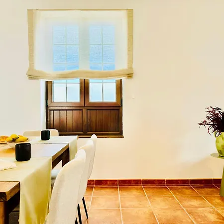 Canaryislandshost I White Vila Teguise (Lanzarote)
