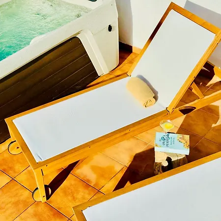 Canaryislandshost I White Teguise (Lanzarote)